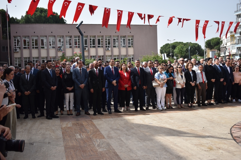 19.05.2024 Aydın Ticaret Borsası Meclis Başkanı A. Bahri Erdel, 19 Mayıs Atatürk’ü Anma Gençlik ve Spor Bayramı Töreni’ne Katılım Sağladı