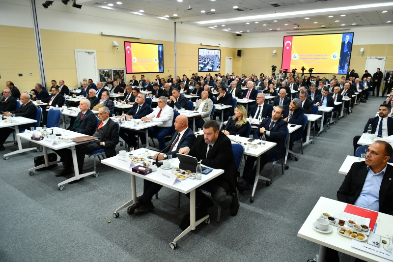 26.11.2024 TOBB Ticaret Borsaları Konsey Başkan Yardımcısı ve Aydın Ticaret Borsası Yönetim Kurulu Başkanı Fevzi Çondur, TOBB Genişletilmiş Ticaret Borsaları Konsey Toplantısı’nda Sektörün Sorunlarını Dile Getirdi 